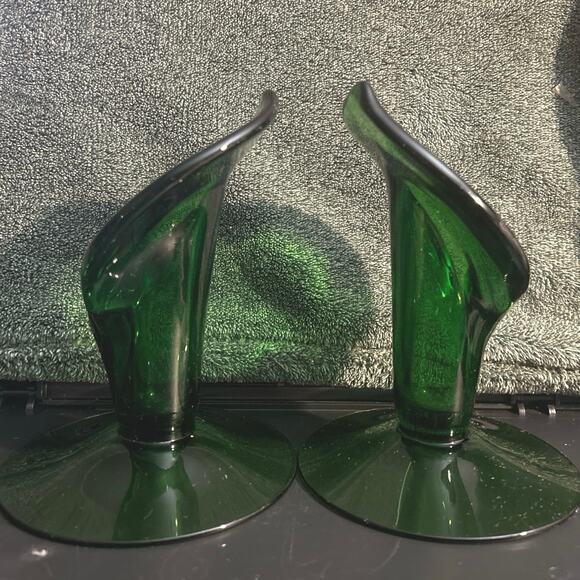 Pair of Cambridge Glass Emerald #499 Calla Lily Candleholders - Picture 4 of 8